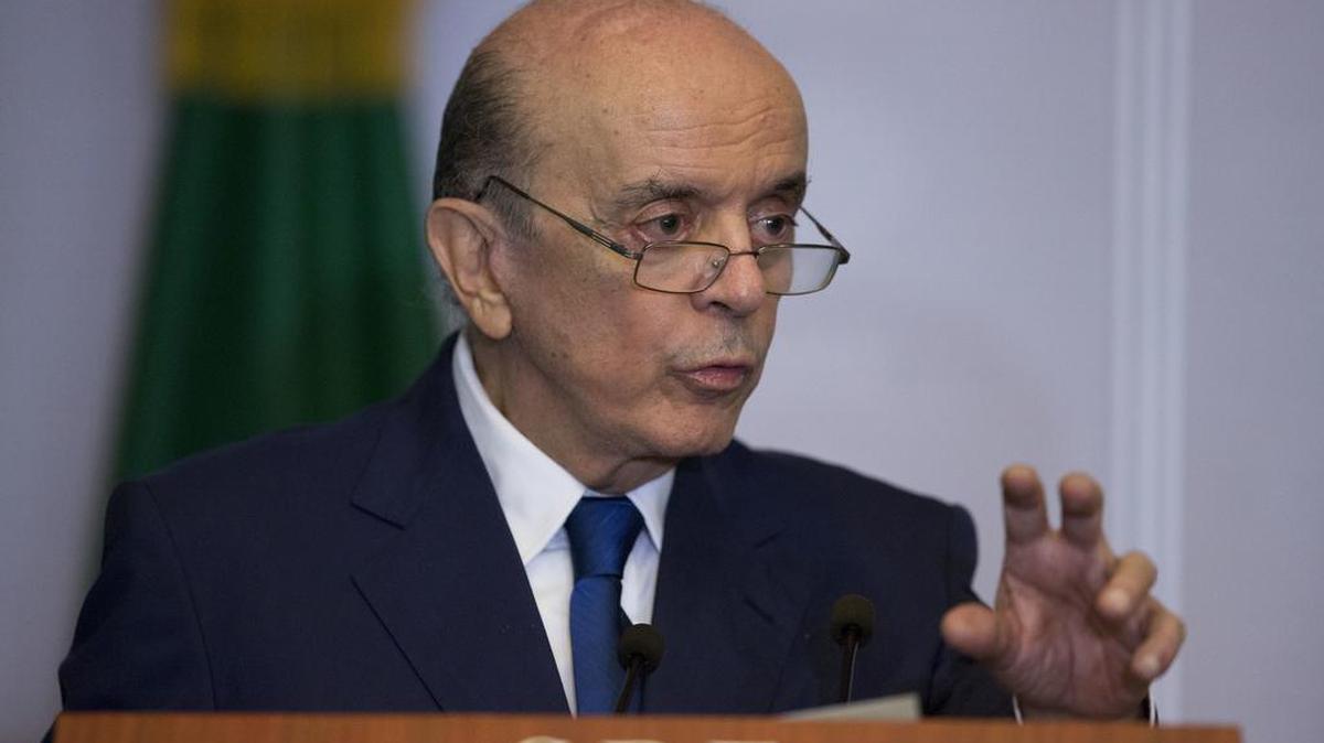 En esta foto de archivo del 25 de julio de 2016, el Ministro de Relaciones Exteriores de Brasil, José Serra, habla durante una conferencia de prensa conjunta con su homóloga mexicana Claudia Ruiz Massieu en la Ciudad de México. Serra renunció a su cargo el 22 de febrero de 2017, citando razones médicas no reveladas.