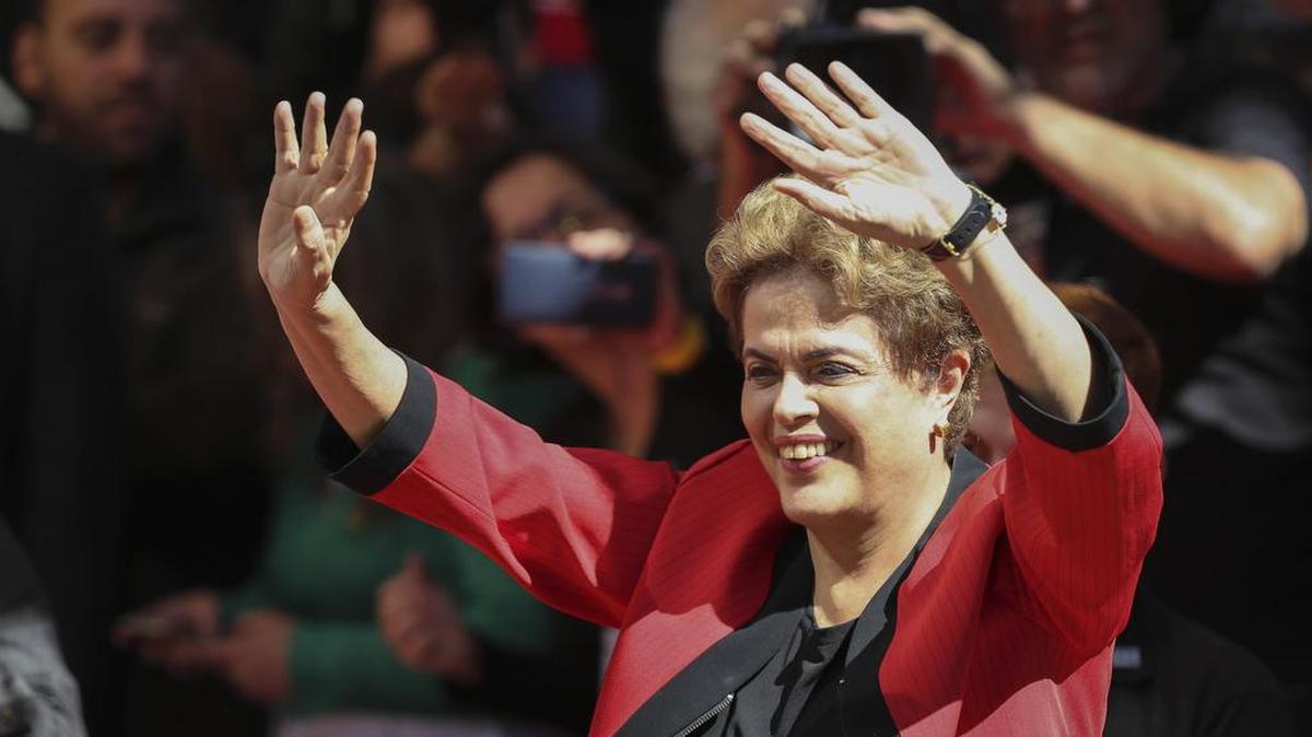 La presidenta brasileña, Dilma Rousseff, participa el domingo 1 de mayo de 2016, de acto de celebración del Día Internacional de los Trabajadores promovido por la Central Unitaria de los Trabajadores (CUT) en Sao Paulo (Brasil).