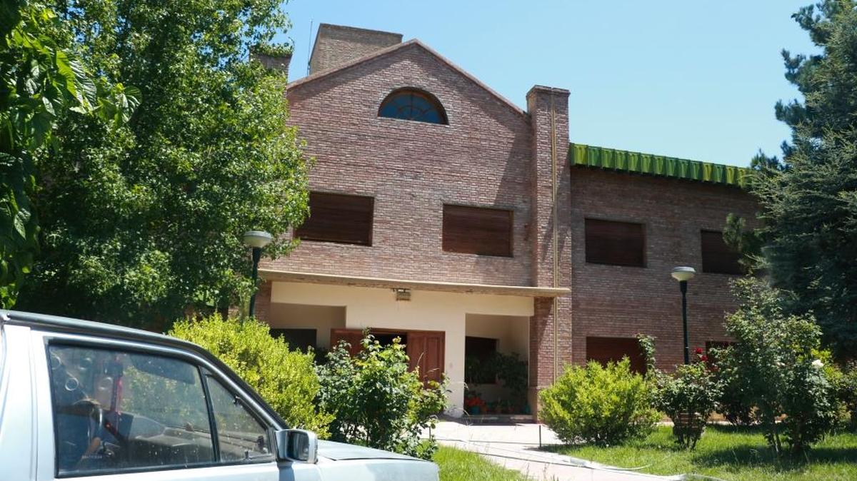 La fachada del Instituto Antonio Próvolo en Luján de Cuyo, Argentina, dedicado a niños sordos. Numerosas víctimas denunciaron abusos sexuales por parte de sacerdotes de la institución.