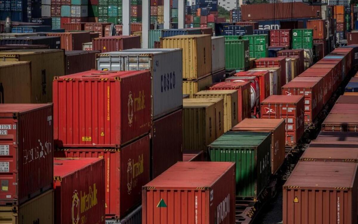 Contenedores de carga.