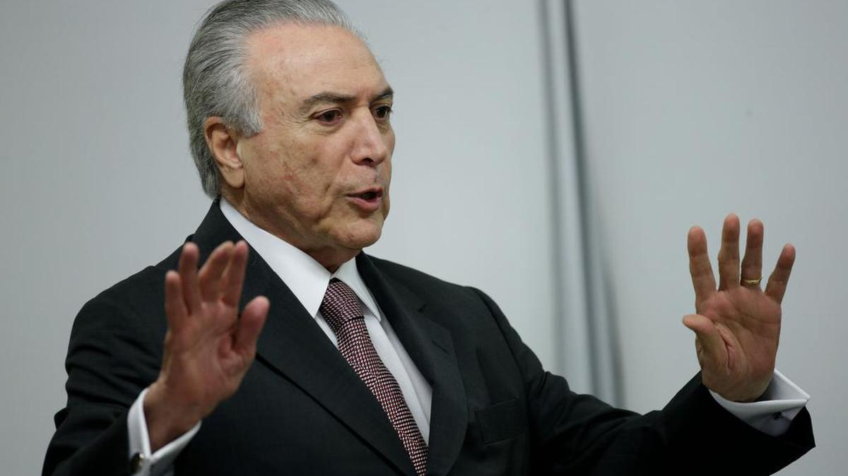 El presidente interino de Brasil, Michel Temer, habla durante una reunión sobre la seguridad de los Juegos Olímpicos el lunes 16 de mayo de 2016, en el Palacio del Planalto, en Brasilia (Brasil).