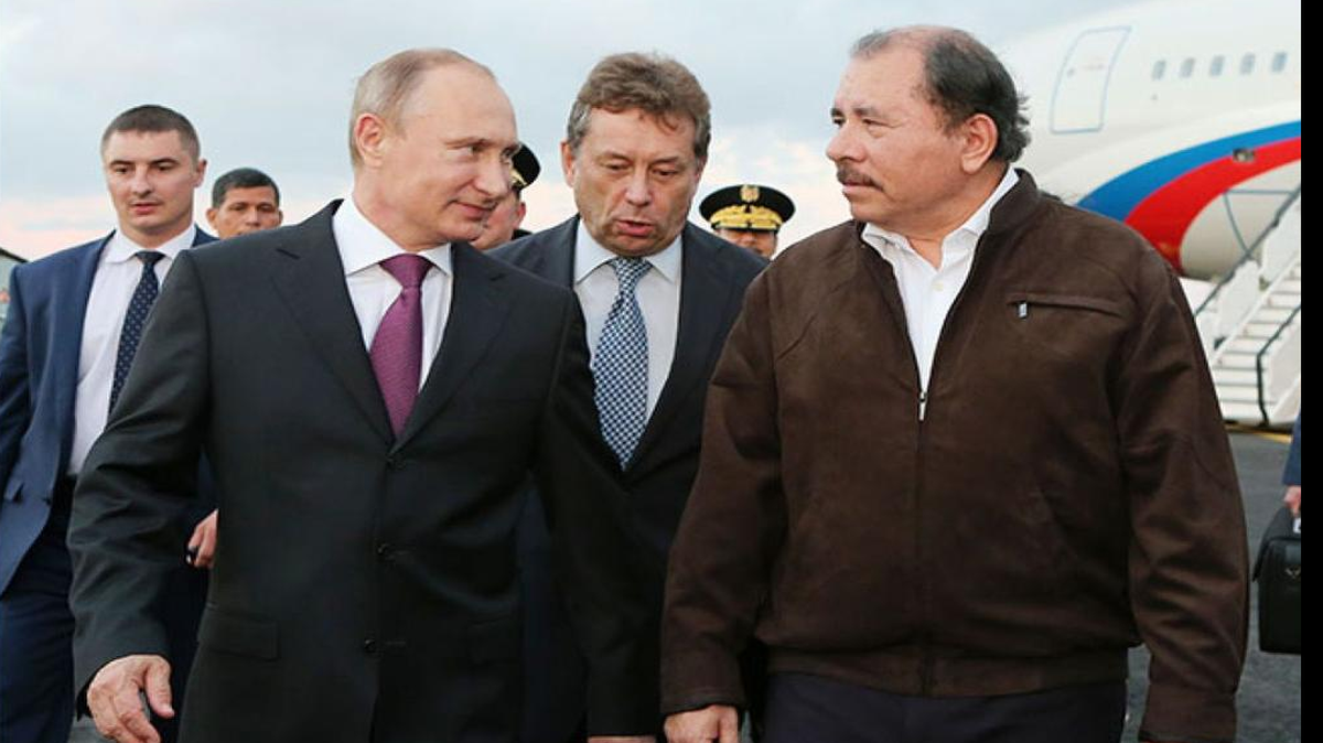 
El presidente ruso, Vladimir Putin, con su colega Daniel Ortega.
