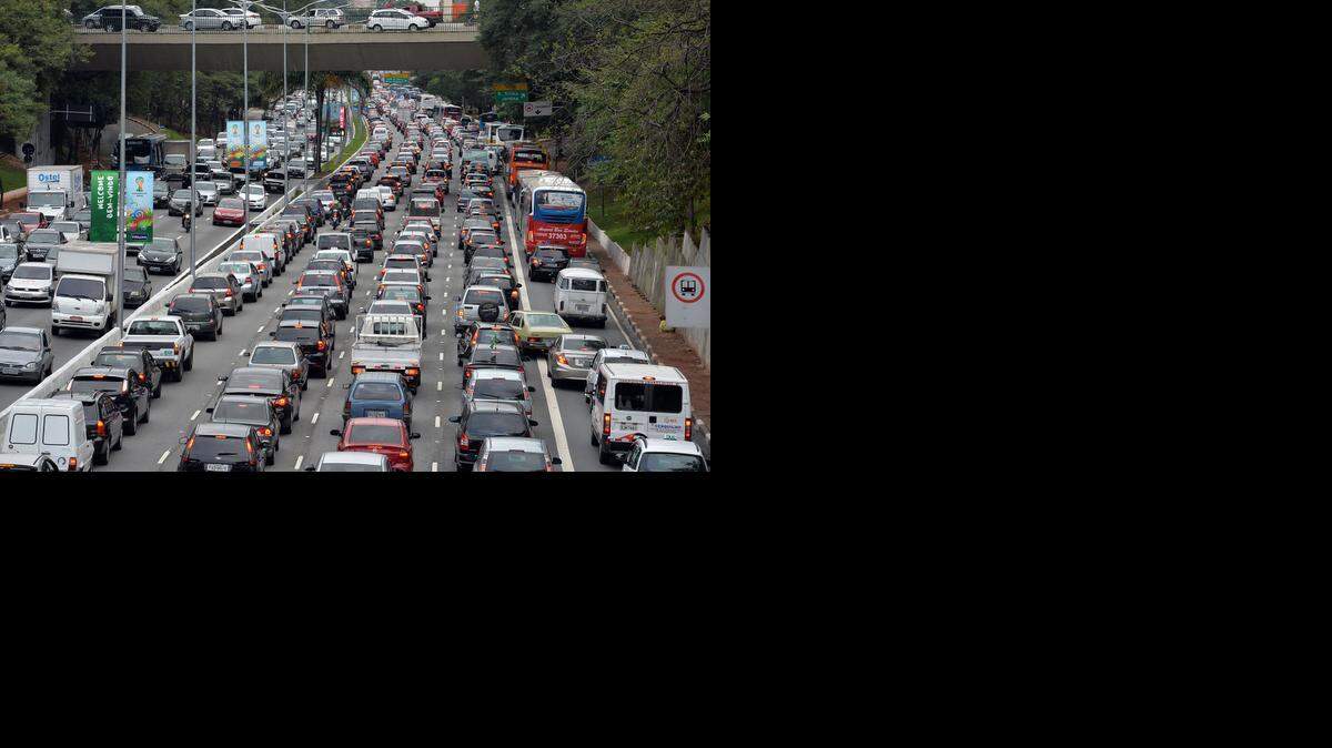 
Un embotellamiento en la avenida 23 de Mayo en Sao Paulo en junio de este año.
