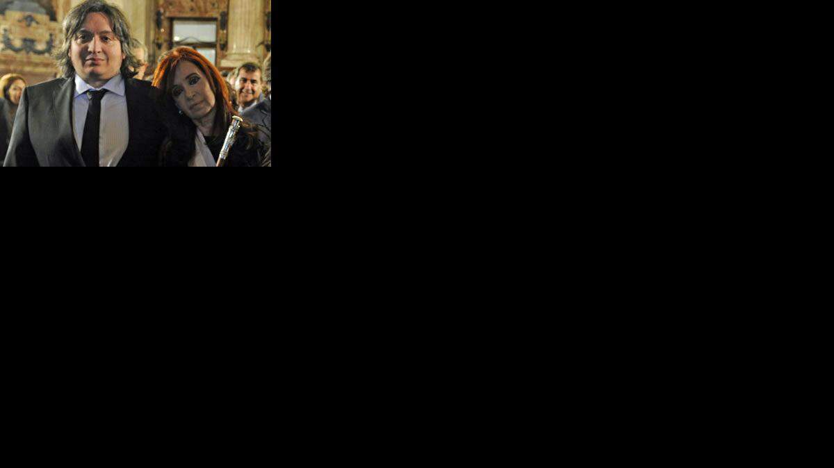 Máximo Kirchner junto a su madre, Cristina Fernández. EFE