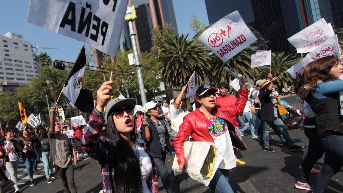 Miles de personas protestan el sábado 07 de enero de 2017, en Ciudad de México en contra del llamado "gasolinazo".
