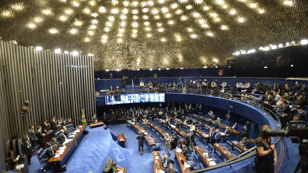 Vista general este miércoles 11 de mayo de 2016, durante el inicio de la sesión del Senado, en Brasilia (Brasil), que definirá si la presidenta Dilma Rousseff será sometida a un juicio político que puede poner fin a su mandato, que como primera consecuencia tendría su separación del poder durante 180 días.