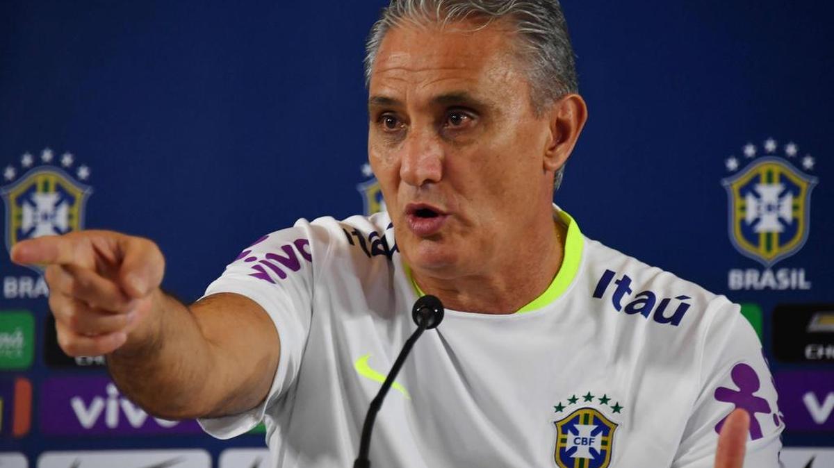 El director técnico del seleccionado de fútbol de Brasil, Tite, durante una rueda de prensa en el arena Corinthians en Sao Paulo (Brasil).