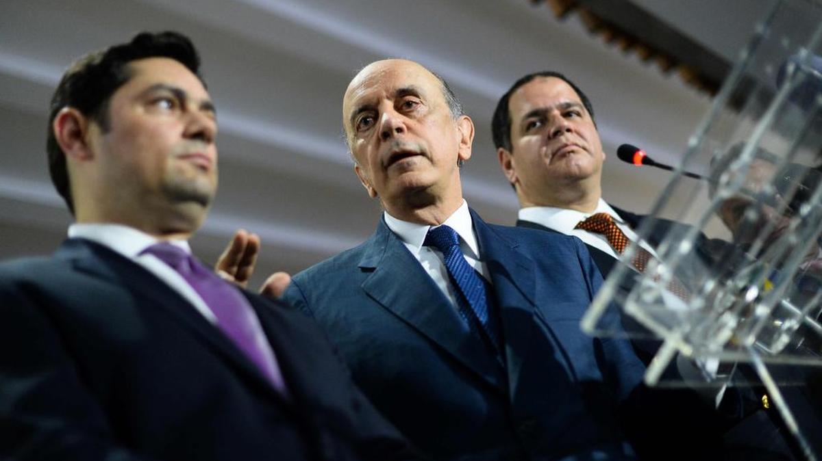 El presidente de la Comisión de Política Exterior de la Asamblea Nacional de Venezuela, Luis Florido junto al ministro de Relaciones Exteriores de Brasil, José Serra y Carlos Vecchio en Brasilia en 17 de agosto de 2016