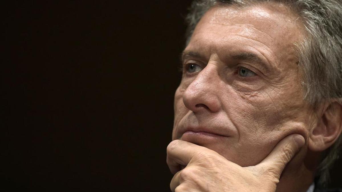 “Cuando Argentina se ordene y genere las condiciones para que vuelva a crecer y vuelva la inversión, va a haber un único tipo de cambio”, dijo el presidente electo de Argentina, Mauricio Macri, durante la conferencia de prensa de este lunes.