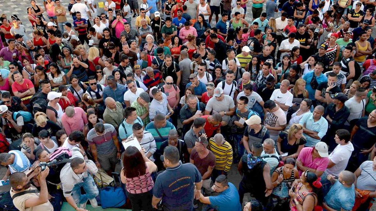 Entre el 14 de noviembre y el 18 de diciembre pasados Costa Rica entregó 7,802 visas temporales a los cubanos y atendió a la mayoría de ellos en albergues a la espera de una solución para reanudar su travesía.