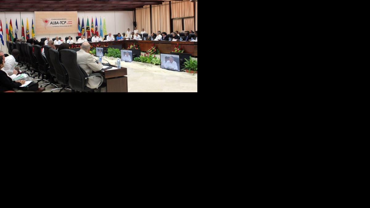 
Vista general de la inauguración de la cumbre extraordinaria que celebra la Alianza Bolivariana de los Pueblos de América (ALBA) para coordinar acciones para el combate y prevención de la epidemia el lunes, en La Habana. 
