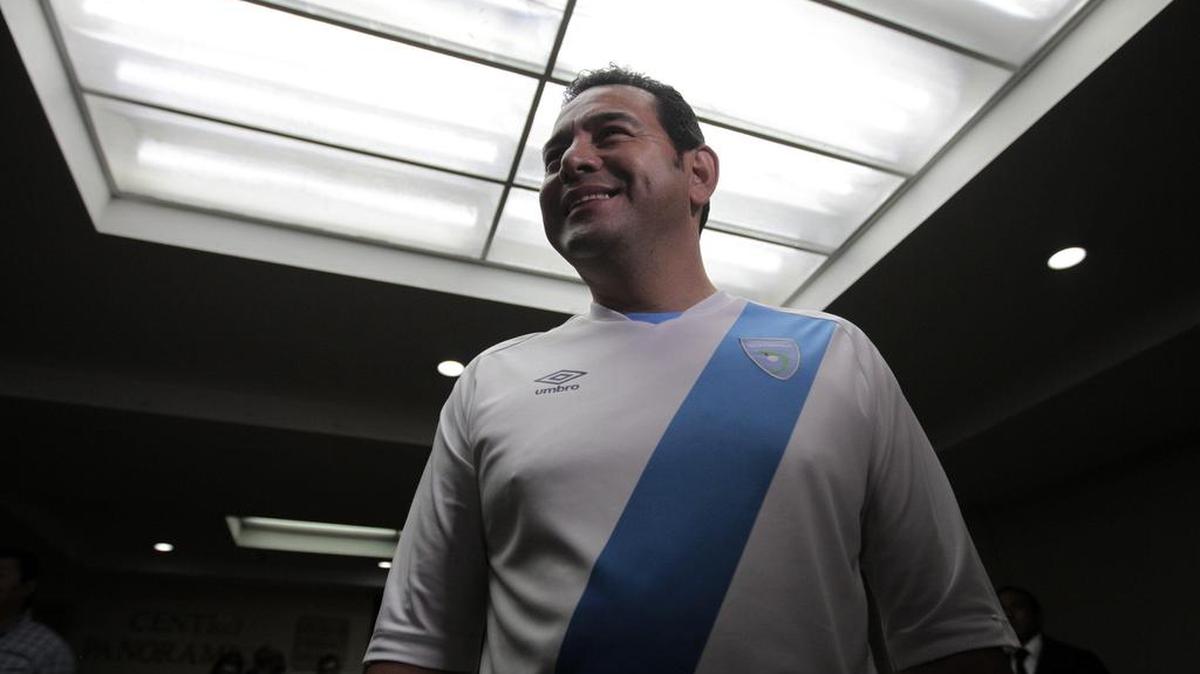 
 El candidato del partido Frente de Convergencia Nacional (FCN) a la presidencia de Guatemala Jimmy Morales, primer lugar en las primera vuelta de elecciones generales en Guatemala, participa en una conferencia de prensa el lunes 7 de septiembre de 2015, en Ciudad de Guatemala (Guatemala). 
