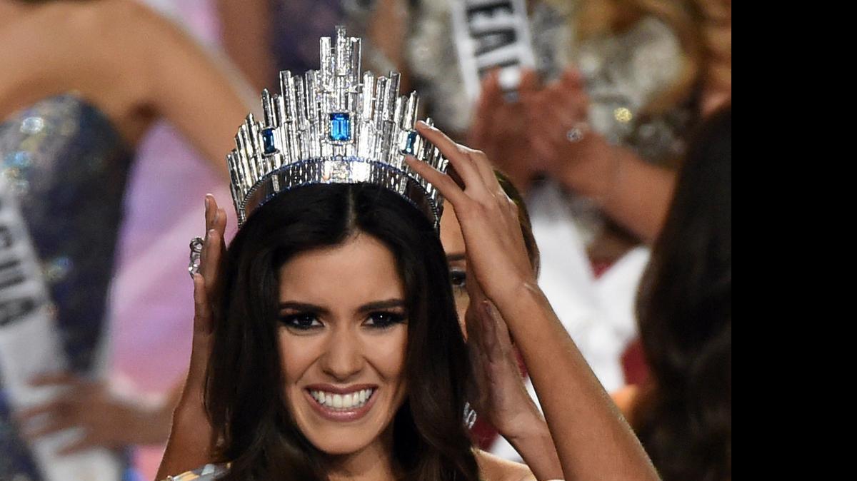 
Paulina Vega, Miss Colombia, es coronada Miss Universo en la Universidad Internacional de Florida, en enero pasado.
