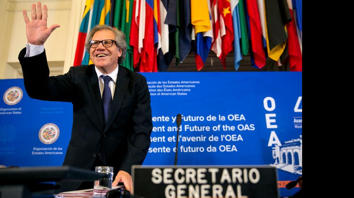 
El nuevo secretario general de la OEA, el uruguayo Luis Almagro, saludo, al iniciar el lunes la 45ª Asamblea General de la Organización de Estados Americanos, en Washington.
