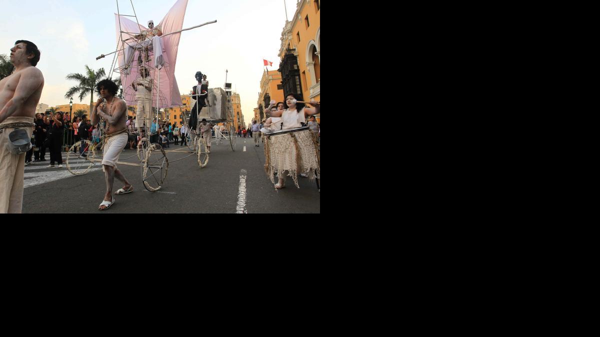 
El tercer Festival de Artes Escénicas de Lima (FAEL) ofrecerá hasta el próximo 29 de noviembre una nutrida presentación de obras de teatro de sala y calle, danza, circo, música y pasacalles. 
