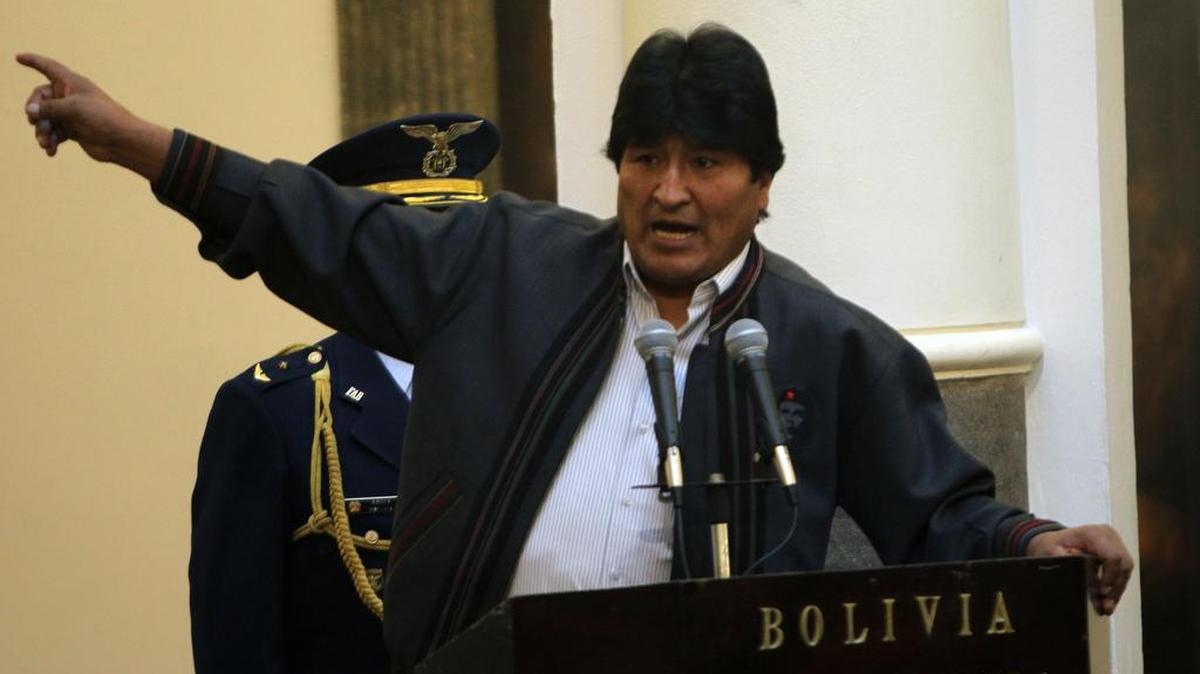 El presidente de Bolivia, Evo Morales (c),en un acto el domingo 1 de mayo de 2016.