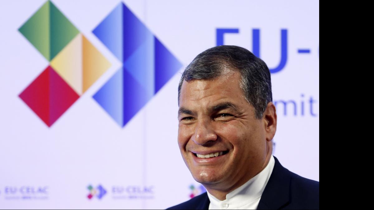 
El presidente de Ecuador, Rafael Correa llega a la Cumbe de la UE-Celac el el miércoles 10 de junio en Bruselas.
