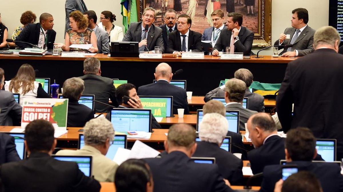 Vista general del comité especial de la Cámara Baja sobre el juicio político contra la presidenta Dilma Rousseff, durante una sesión en el Congreso Nacional en Brasilia, el 8 de abril de 2016.