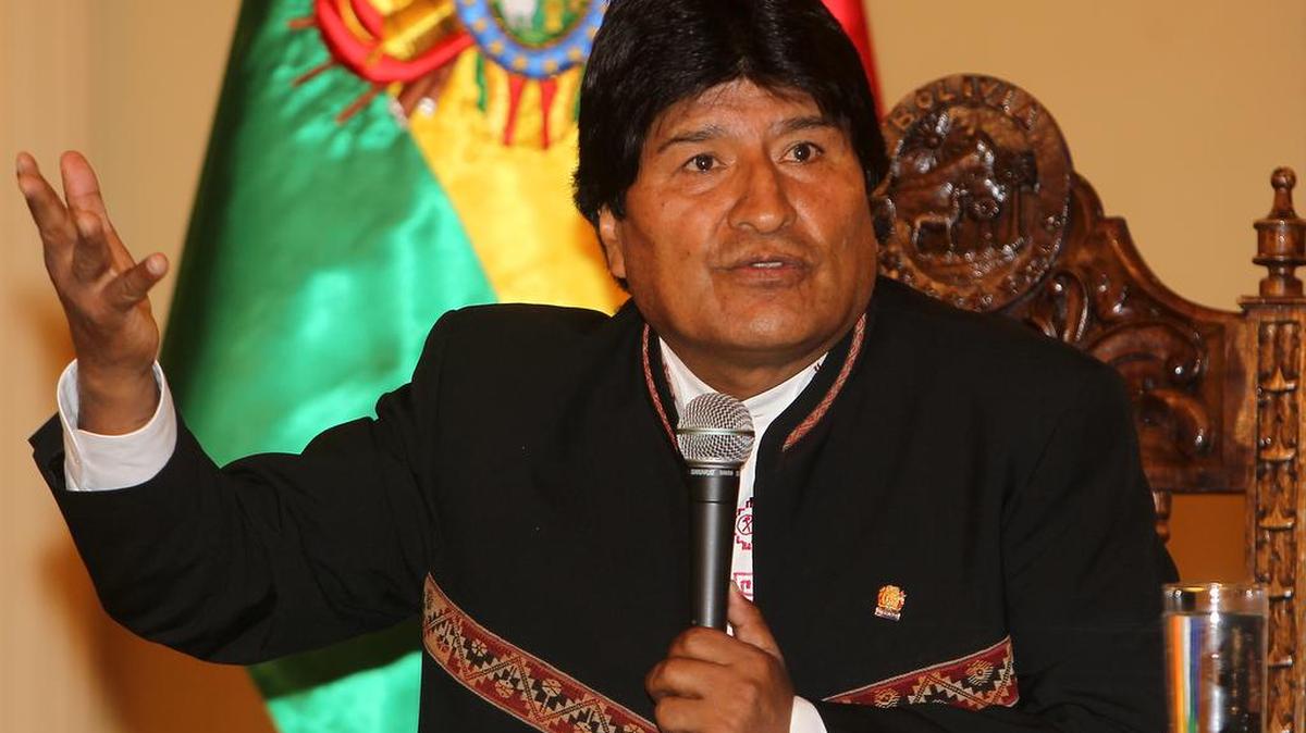 El presidente de Bolivia, Evo Morales, habla en una rueda de prensa el lunes 22 de febrero de 2016, en La Paz, donde abogó por esperar con "serenidad" los resultados definitivos del referendo sobre su reelección.