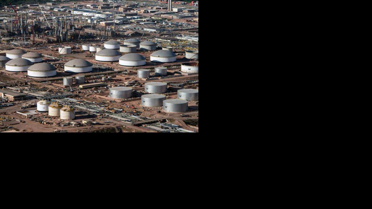 
La mayor empresa de Brasil anunció en el 2013 que terminaría en solitario la construcción de la refinería Abreu e Lima, debido al fracaso de las negociaciones con la estatal venezolana PDVSA.
