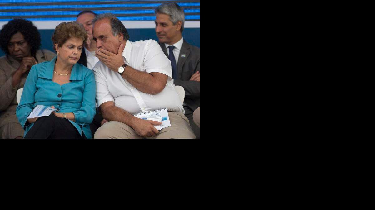 
Brasil atraviesa una creciente tensión entre el gobierno y la oposición por la corrupción y la crisis económica. Muchos culpan a la presidenta Dilma Rousseff.
