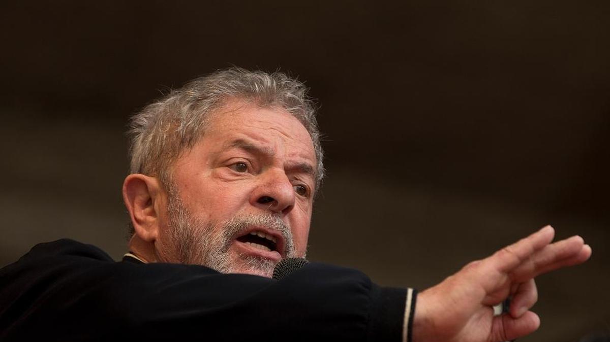 El ex presidente de Brasil, Luiz Inácio Lula da Silva, diserta en una manifestación en Sao Paulo, en el 2015.