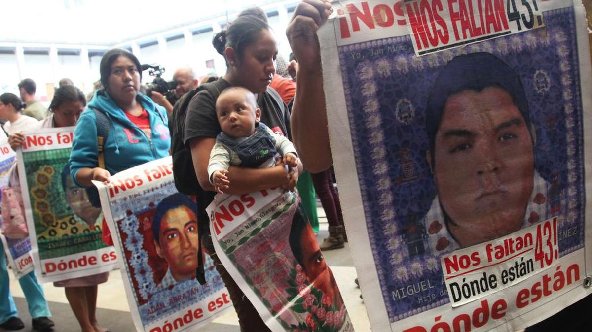 Los familiares de los 43 jóvenes de Ayotzinapa en Iguala (Guerrero) aún esperan una investigación que determine qué sucedió con los estudiantes.