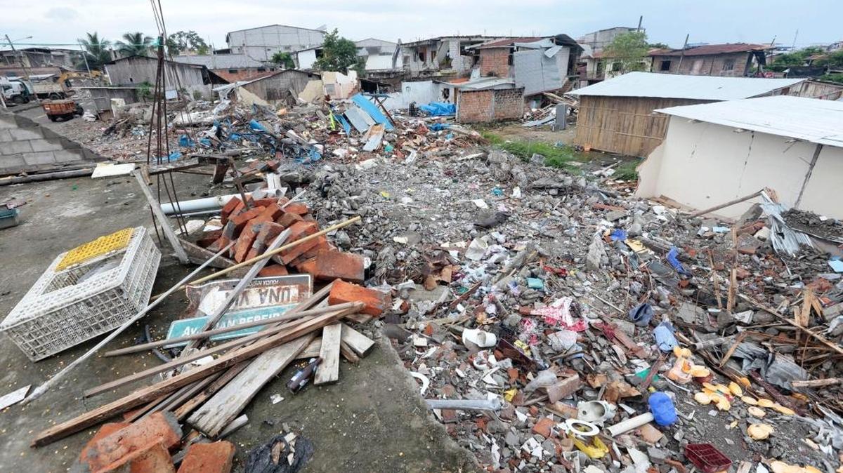 Una zona de Pedernales, Ecuador, devastada por el terremoto de 7.8 grados que asoló la costa ecuatoriana la semana pasada.