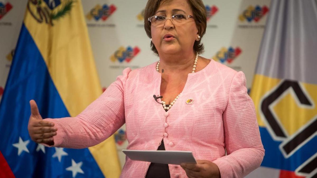La presidenta del Consejo Nacional Electoral (CNE), Tibisay Lucena, ofrece declaraciones el martes 9 de agosto del 2016, en la ciudad de Caracas (Venezuela).