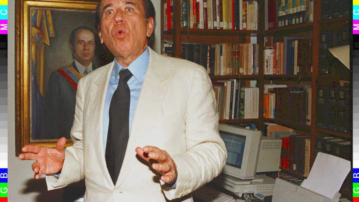 Foto de archivo del 27 de octubre de 1995 que muestra al ex presidente de Venezuela, Carlos Andrés Pérez, en su casa en Caracas. 