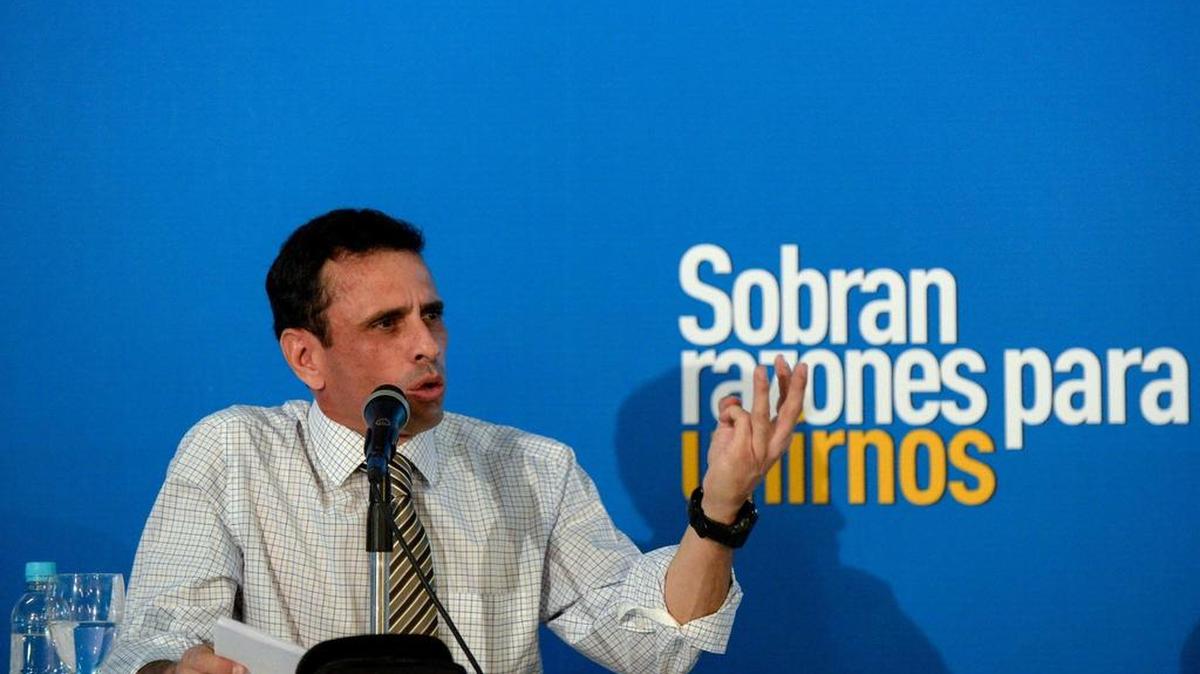 
Henrique Capriles, gobernador del estado Miranda y líder opositor venezolano, en una conferencia de prensa el 14 de julio en Caracas.
