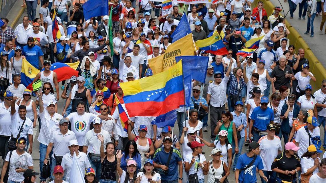 Miles de venezolanos marchan el jueves durante "la Toma de Caracas" el jueves 1ro de septiembre, una protesta contra el gobierno de Nicolás Maduro en donde se exige la realización de un referendo revocatorio de su mandato.