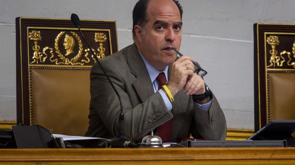 El presidente de la Asamblea Nacional venezolana, Julio Borges, asiste a una sesión el martes 21 de febrero del 2017, en la ciudad de Caracas (Venezuela).