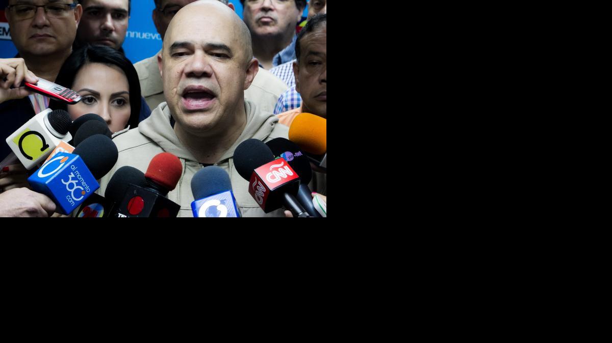 
El secretario de la opositora Mesa de Unidad Democratica (MUD), Jesús Torrealba. 
