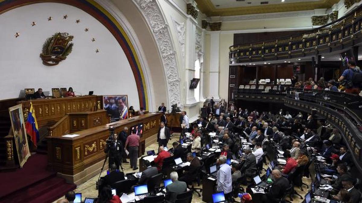 El Parlamento aprobó el jueves una moción de censura contra el ministro de Alimentación, Rodolfo Marco Torres.