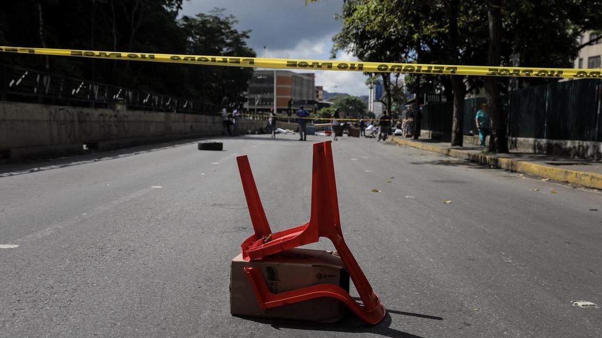 Vista de calles, avenidas y autopistas parcialmente vacías el miércoles 26 de julio de 2017, durante la huelga general de 48 horas en Caracas (Venezuela).