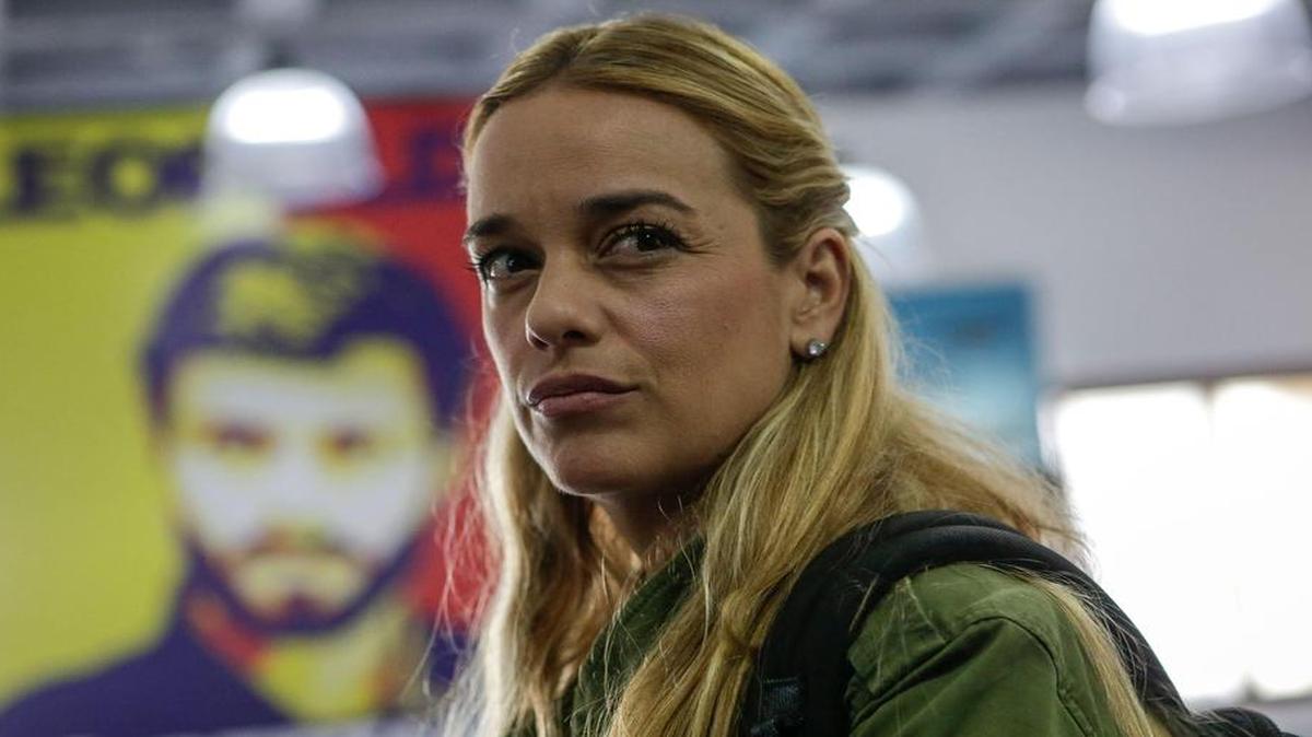 Lilian Tintori, esposa del dirigente político preso Leopoldo López, ofrece una rueda de prensa el sábado 2 de septiembre de 2017, en Caracas (Venezuela).
