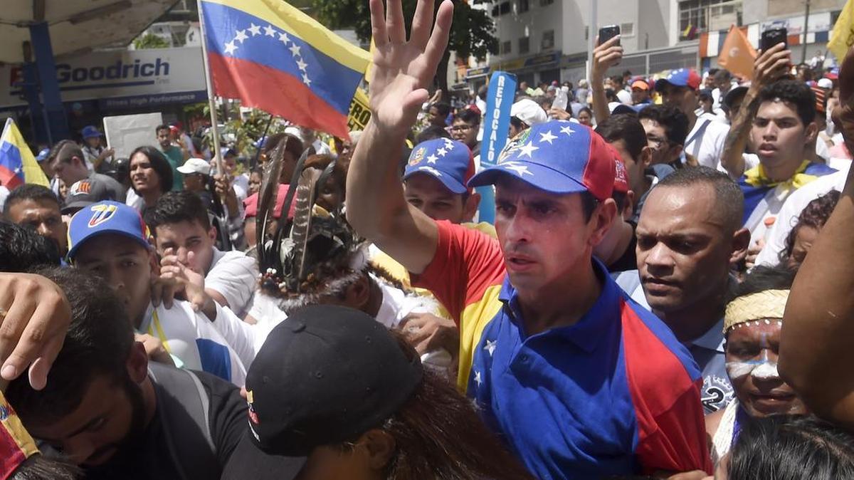 El ex candidato presidencial venezolano Henrique Capriles durante la marcha en Caracas el 1 de septiembre.