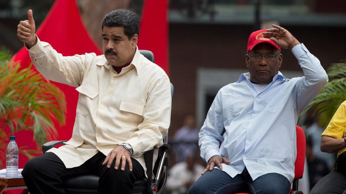 La oposición quiere sacar del poder al presidente Nicolás Maduro, iniciando un difícil carrera contrarreloj para que la votación sea este año.
