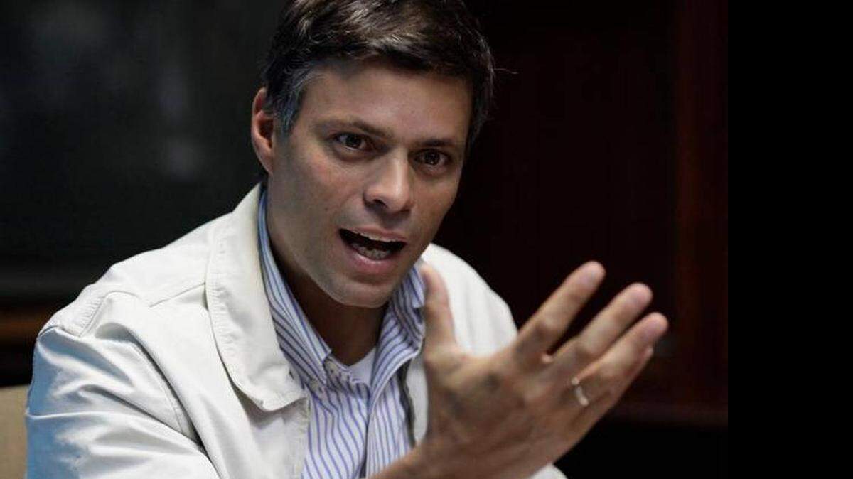 Foto de archivo. El líder opositor venezolano Leopoldo Lopez.