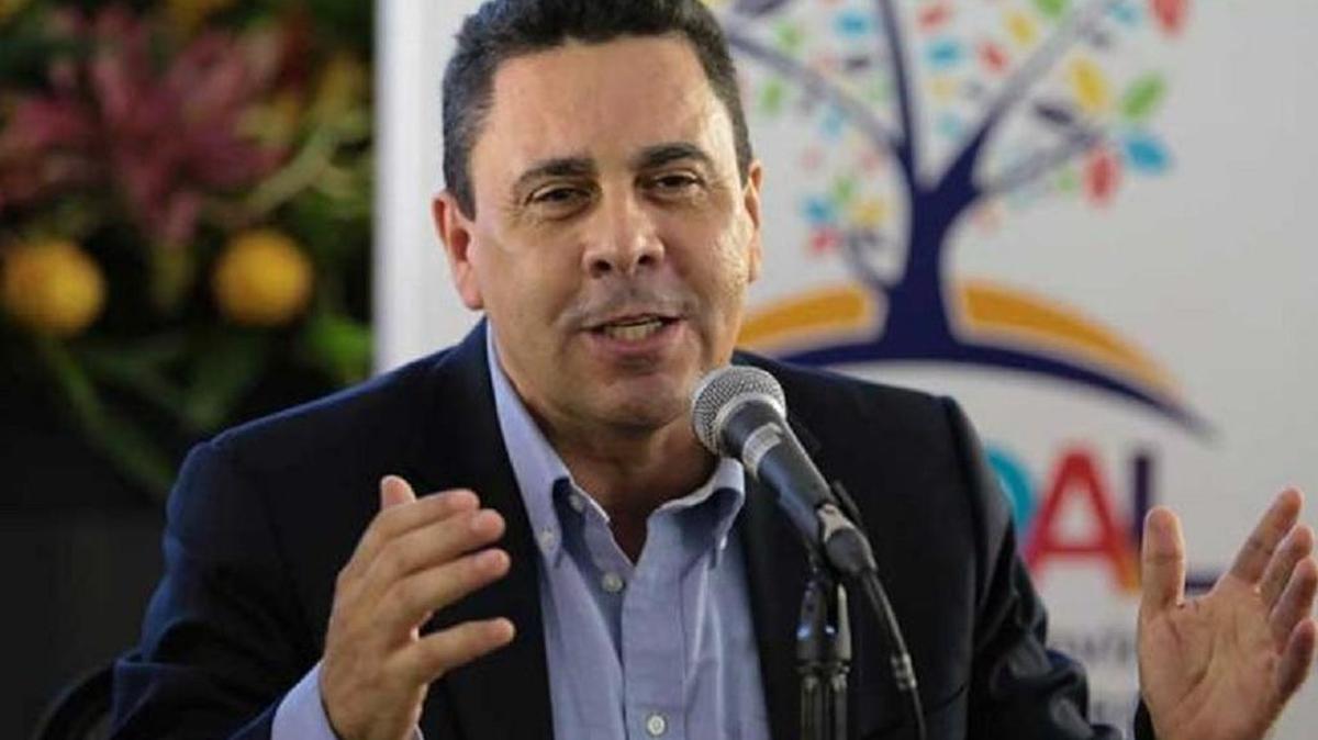 Samuel Moncada.