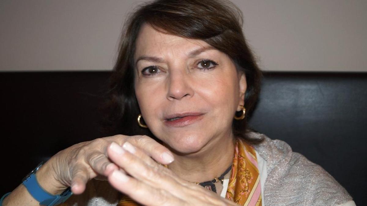 
Mitzi Capriles, mujer del alcalde metropolitano de Caracas, Antonio Ledezma, quien se encuentra en arresto domiciliario acusado de conspiración y apoyo al terrorismo, durante la entrevista a Efe en Praga, donde participa en la decimonovena edición del Fórum 2000 que se celebra bajo el lema "Democracia y Educación". 

