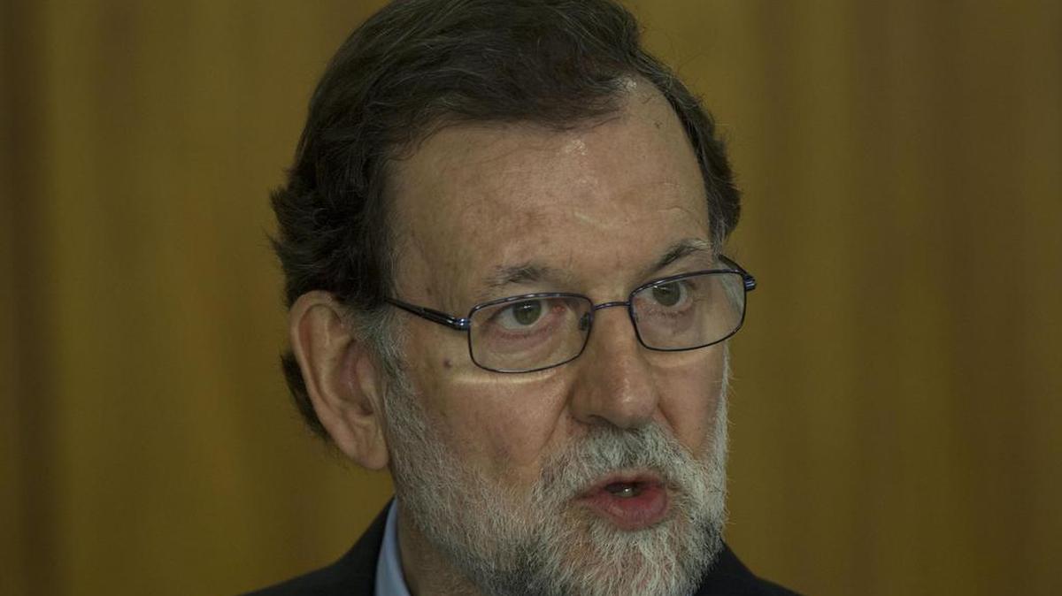 El presidente del Gobierno español, Mariano Rajoy, participa de una conferencia de prensa conjunta con el presidente de Brasil, Michel Temer (fuera de cuadro), tras una reunión privada en el Palacio presidencial de Planalto el lunes 24 de abril de 2017, en Brasilia.