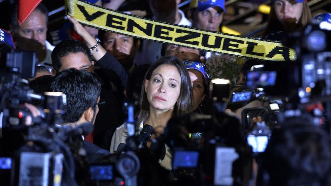 La líder opositora venezolana María Corina Machado habla a la prensa en un seminario sobre la democracia en América Latina, en marzo del 2014 en Lima. Perú.