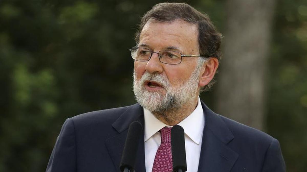 El presidente del Gobierno, Mariano Rajoy, durante la rueda de prensa que ha ofrecido hoy tras su tradicional despacho de verano con el Rey Felipe VI, en el Palacio de Marivent.