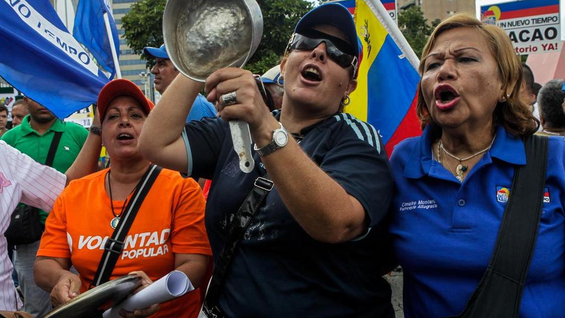 Opositores al gobierno venezolano participan en una protesta el miércoles 7 de septiembre de 2016, en Caracas (Venezuela).