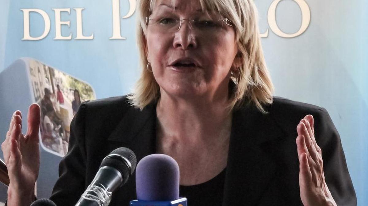 La fiscal general de Venezuela, Luisa Ortega, ofrece declaraciones, este martes 16 de marzo del 2016, en la localidad de Tumeremo en el estado Bolívar (Venezuela).