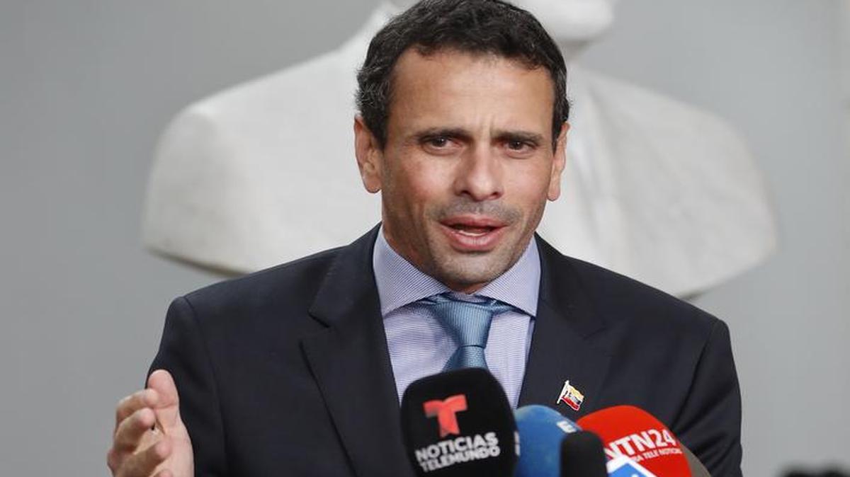 El líder opositor venezolano Henrique Capriles en una reunión con el secretario general de la OEA, Luis Almagro, en Miami, el 31 de marzo.