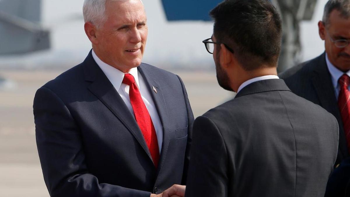 El vicepresidente de EEUU, Mike Pence, a su llegada el viernes 13 de abril a Lima para asistir a la Conferencia de las Américas.
