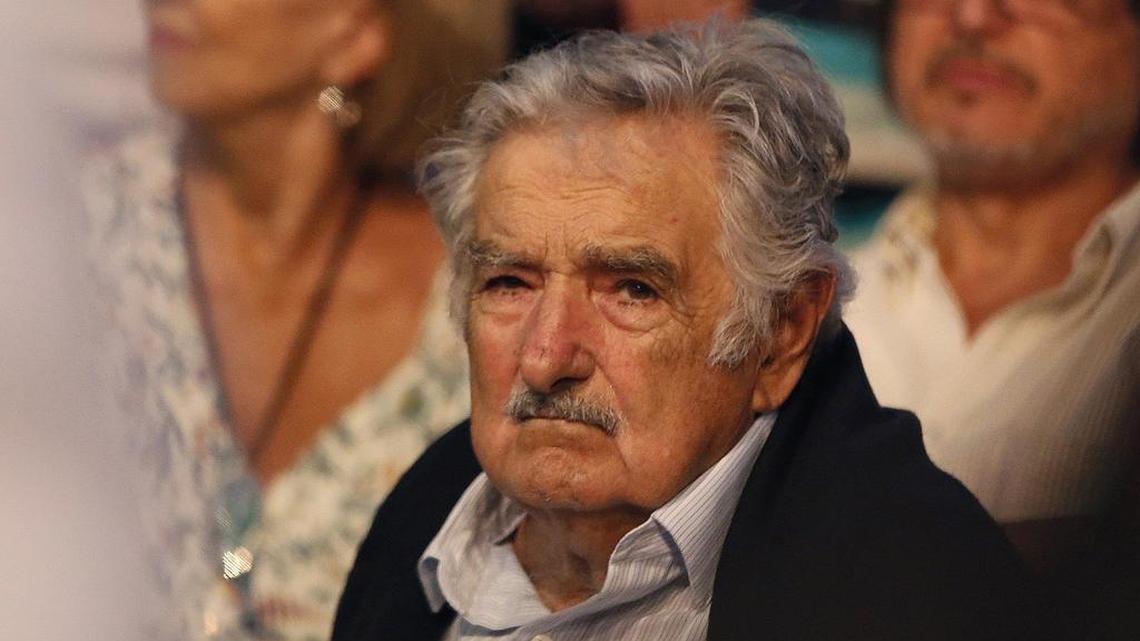 El ex presidente de Uruguay José Mujica participa este martes en el acto de celebración por el 48 aniversario de la coalición de izquierdas oficialista que integra, el Frente Amplio (FA), en Montevideo (Uruguay).